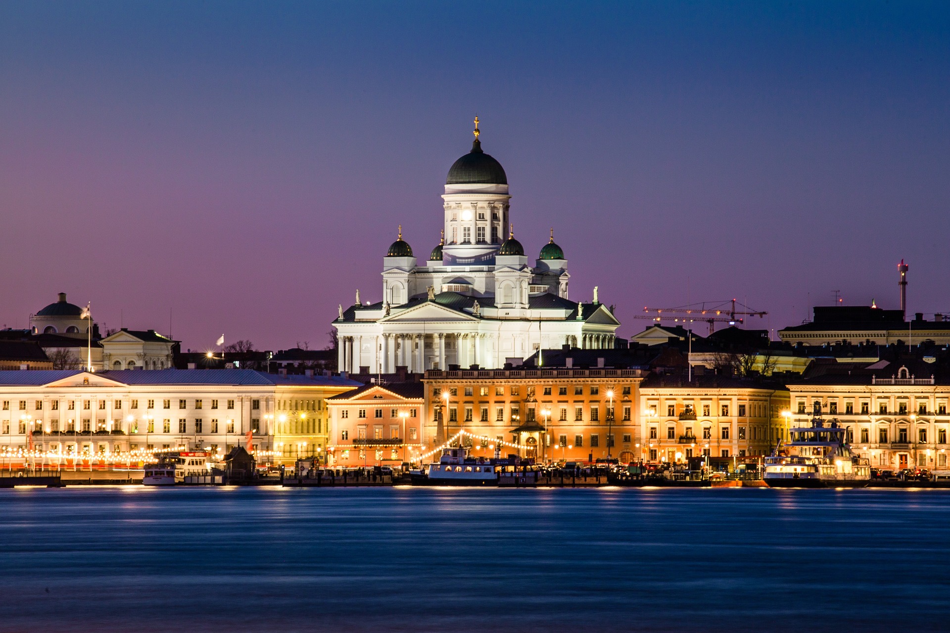 helsinki-cathedral-ged29b2a53_1920